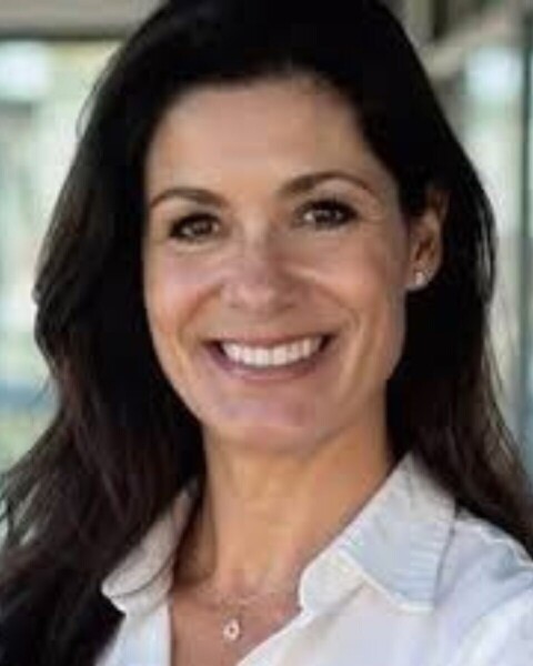 Stephanie Savage Photo