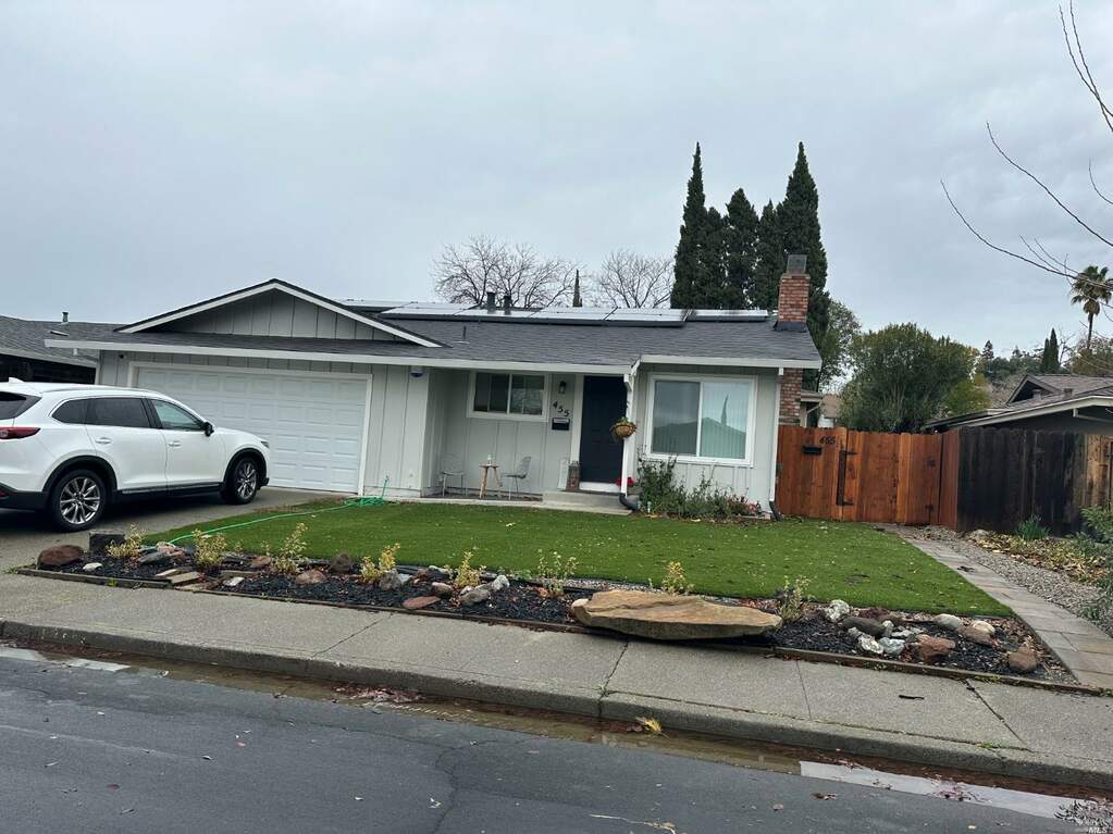 455 Klamath Drive, Vacaville, CA 95687