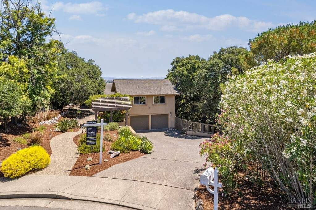 820 Arlington Circle, Novato, CA 94947