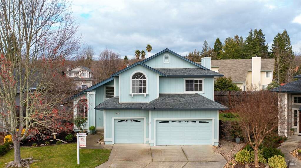 9216 Piccadilly Circle, Windsor, CA 95492
