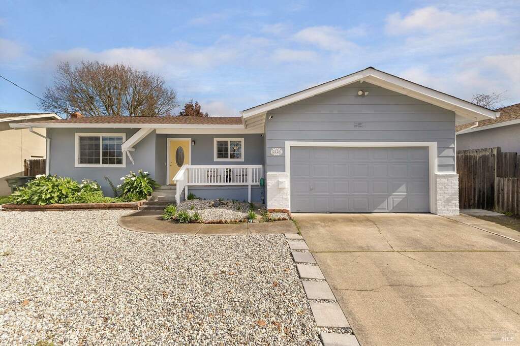 2420 Tamarisk Drive, Santa Rosa, CA 95405