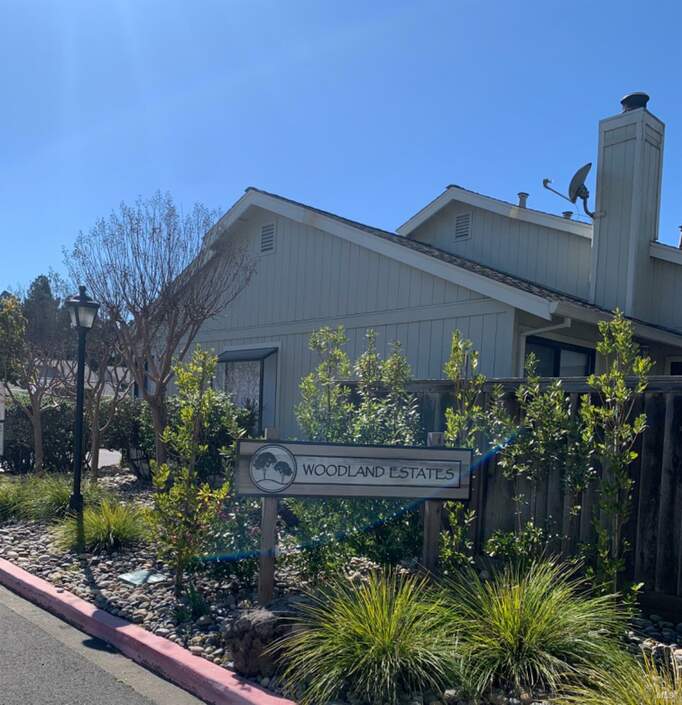 29 Blossom Court W, Napa, CA 94558