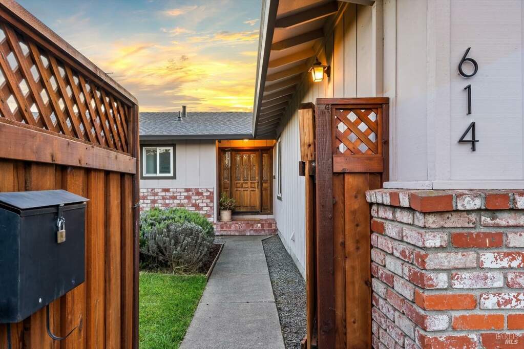 614 Ely Boulevard S, Petaluma, CA 94954