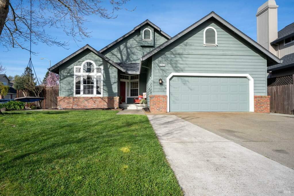 2127 Bock Street, Santa Rosa, CA 95403