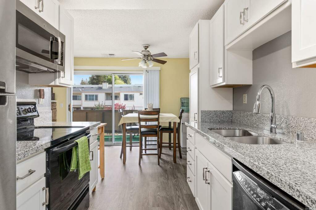 373 Enterprise Drive, Rohnert Park, CA 94928