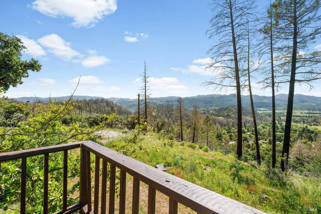 566 Community Hall Lane, St. Helena, CA 94574