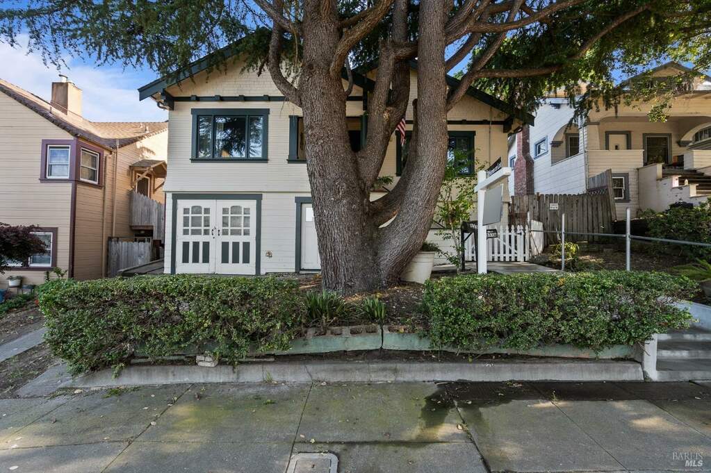 Welcome home. 833 Carolina Street. at 833 Carolina Street, Vallejo, CA 94590