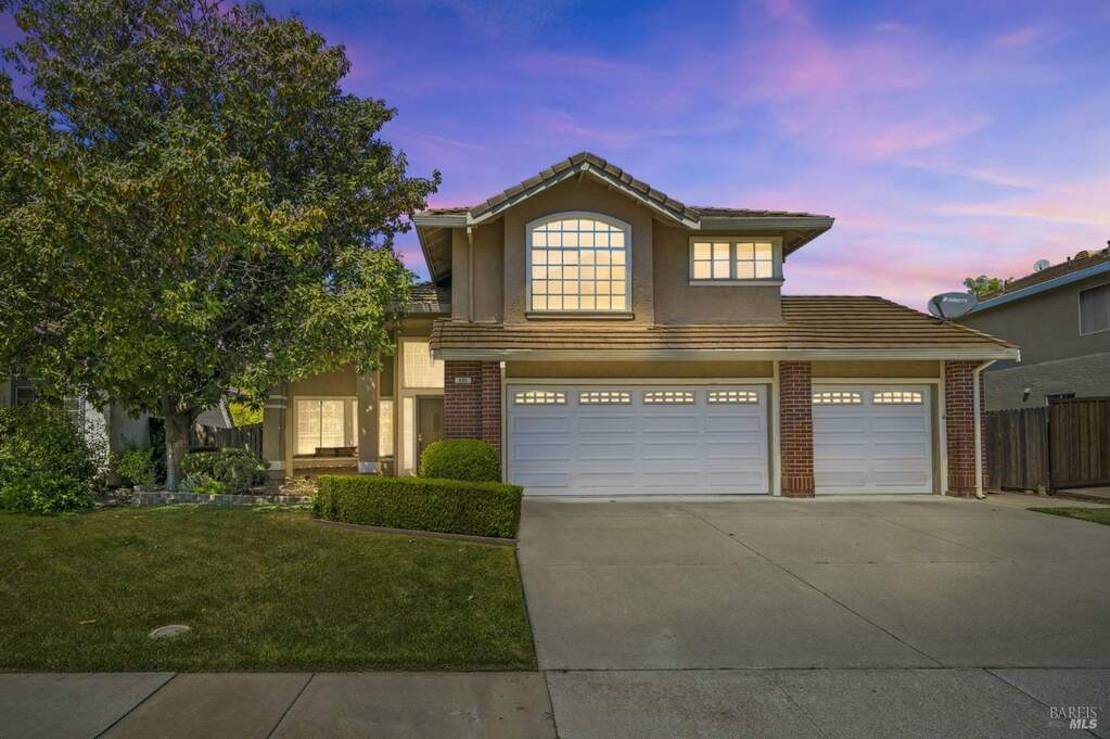 886 Christine Drive, Vacaville, CA 95687