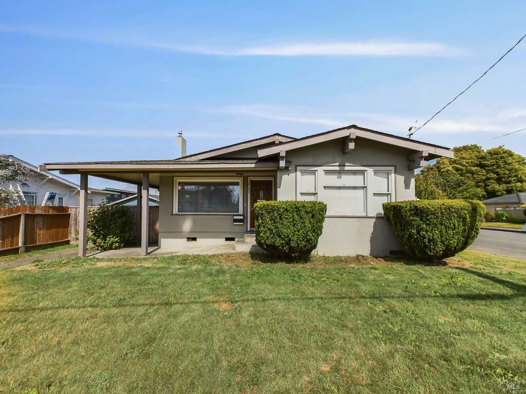 2143 G Street, Eureka, CA 95501