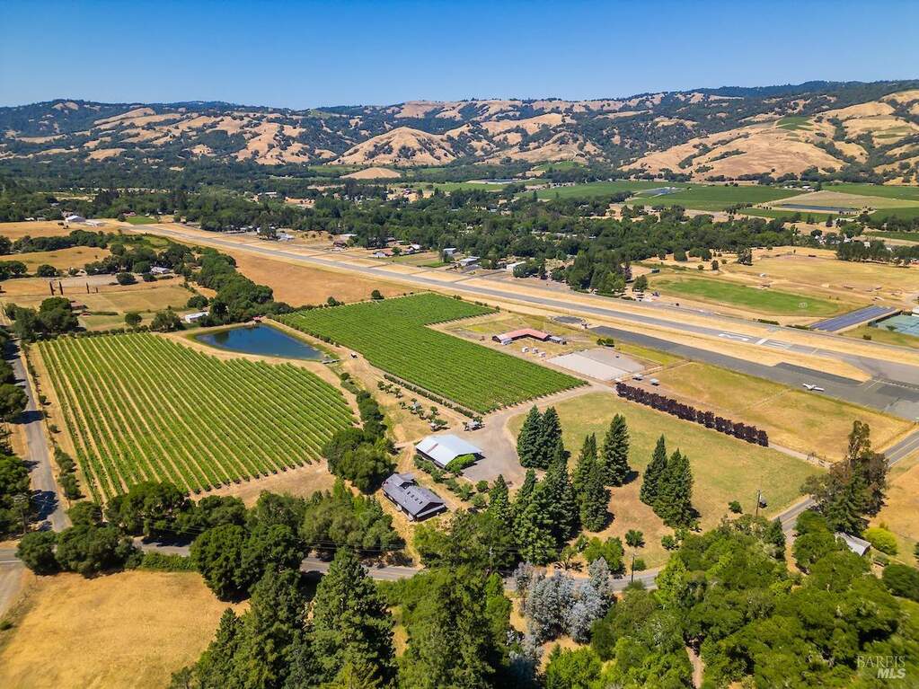 18560 Mountain View Road, Boonville, CA 95415