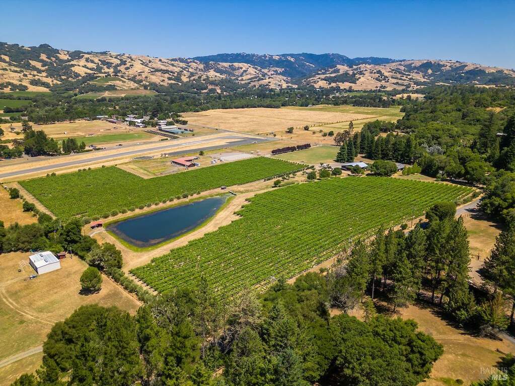 18560 Mountain View Road, Boonville, CA 95415