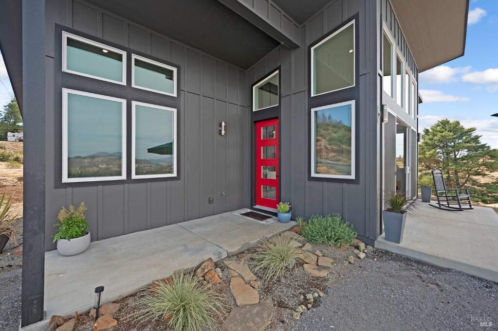 1946 Los Alamos Road, Santa Rosa, CA 95409