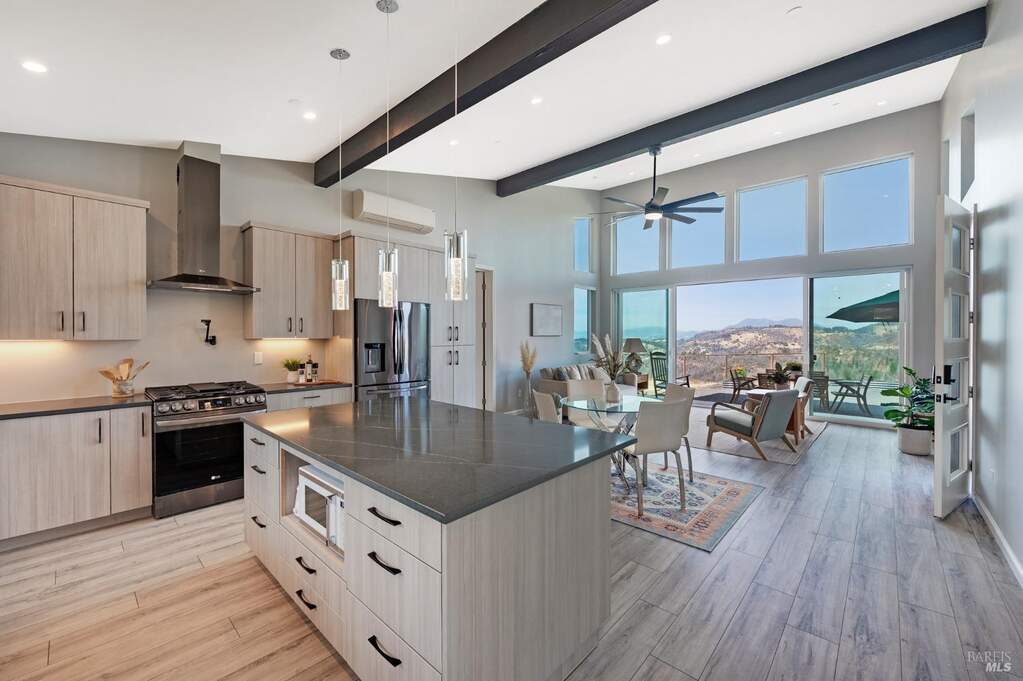 1946 Los Alamos Road, Santa Rosa, CA 95409