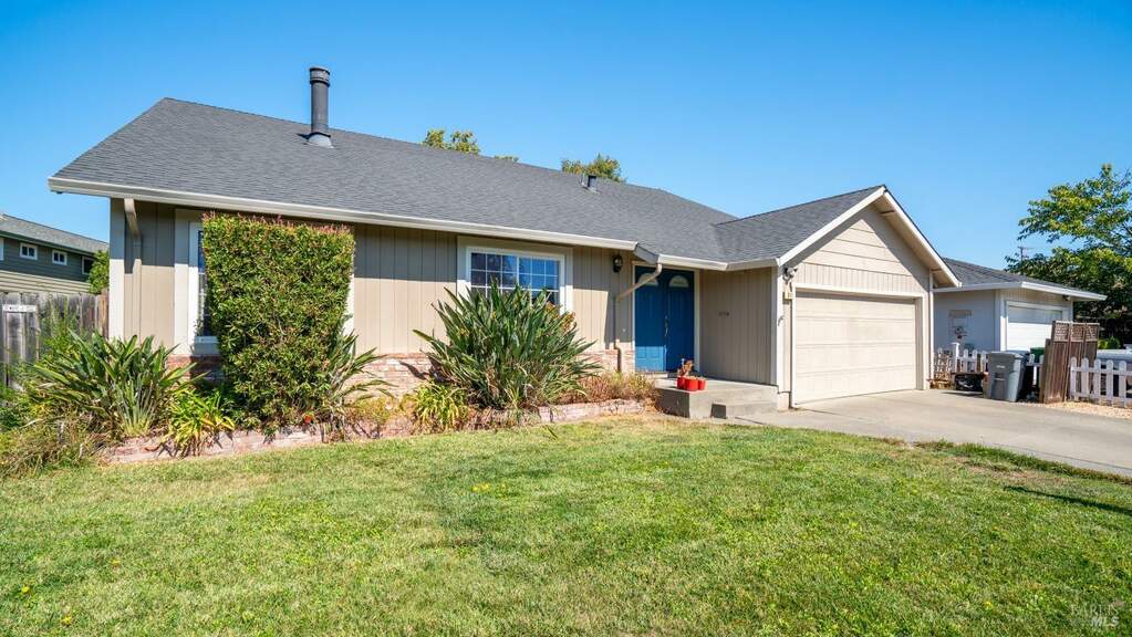 811 Marguerite Way, Petaluma, CA 94954