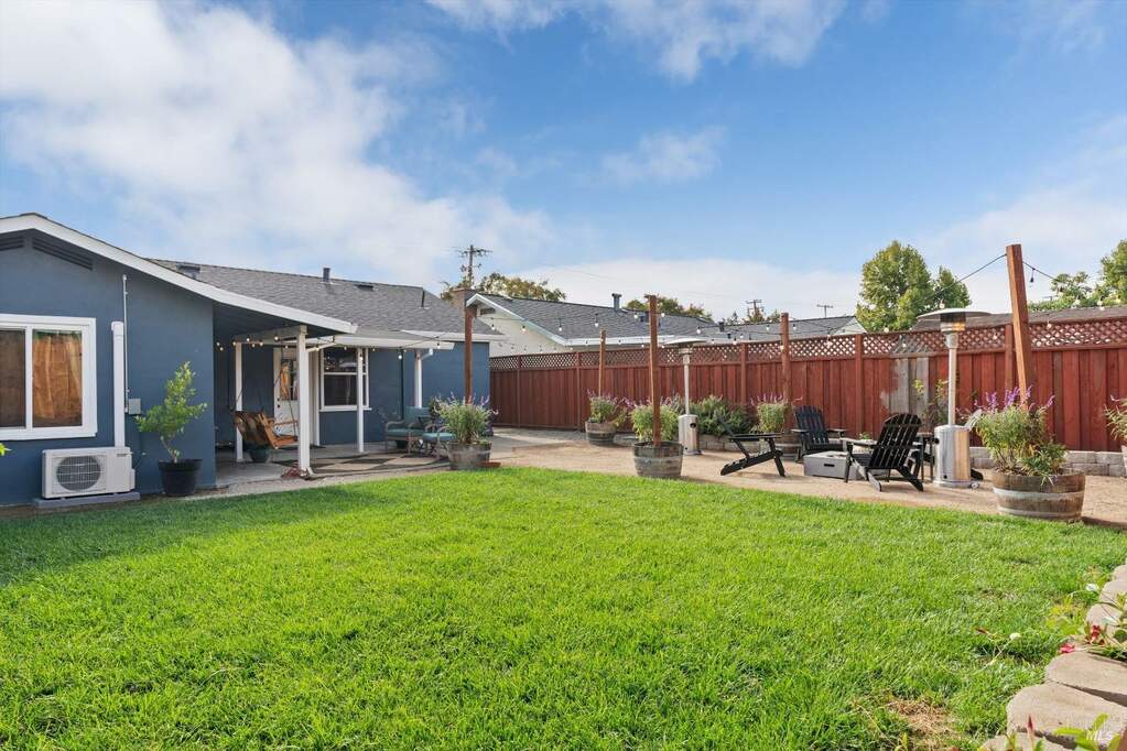 233 S Coombs Street, Napa, CA 94559