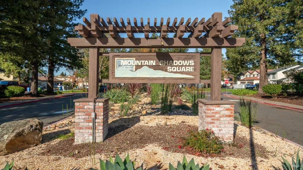 54 Francis Circle, Rohnert Park, CA 94928
