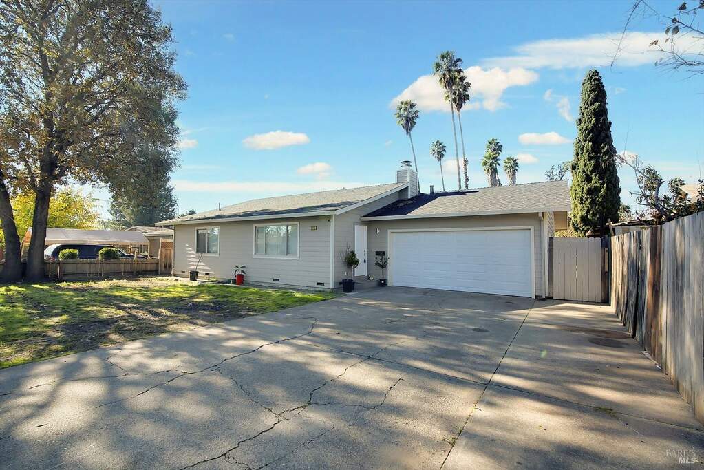 2113 Corby Avenue, Santa Rosa, CA 95407
