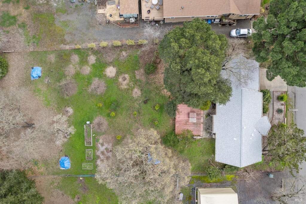 21220 Center Street, Geyserville, CA 95441