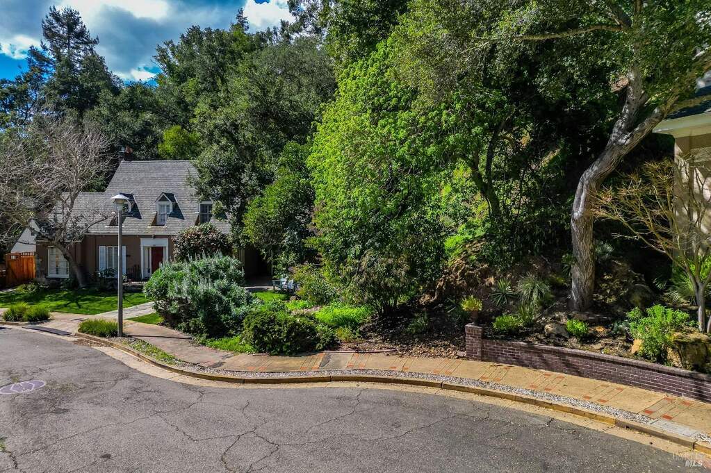 22 Valant Place, Piedmont, CA 94610