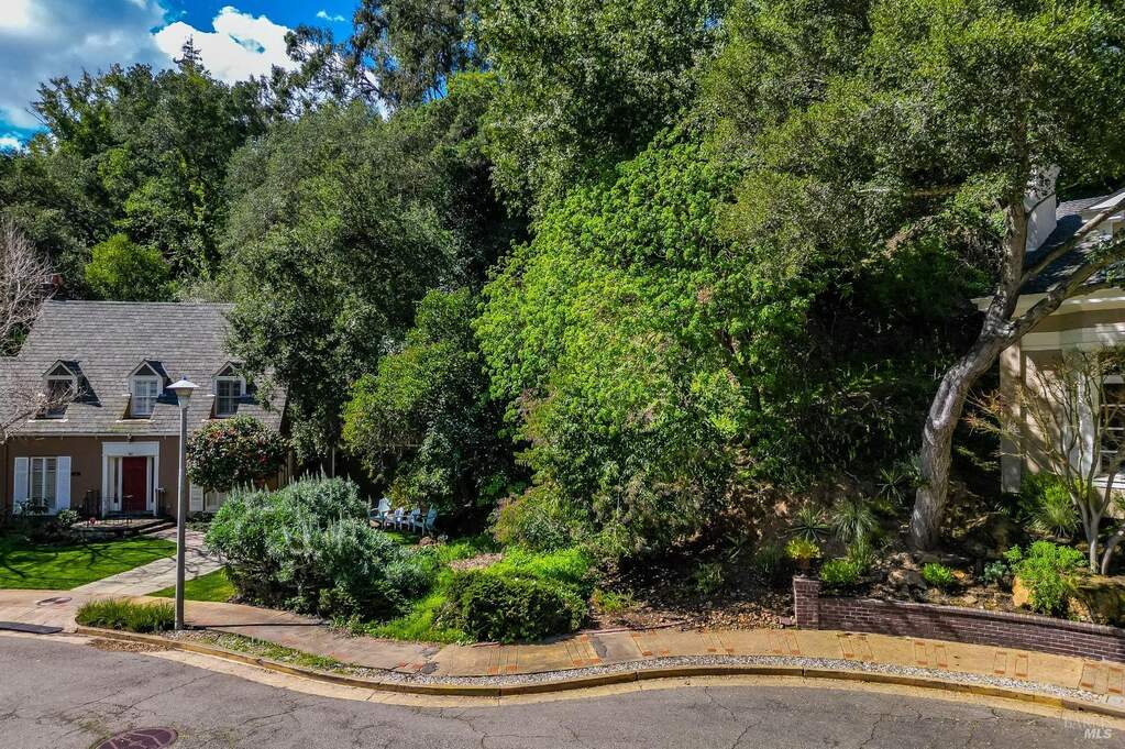 22 Valant Place, Piedmont, CA 94610