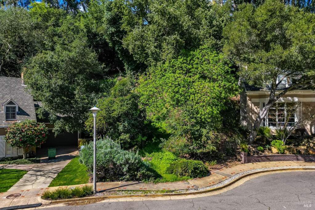 22 Valant Place, Piedmont, CA 94610