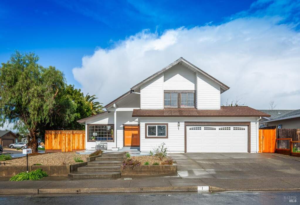 1 Del Sol Court, Petaluma, CA 94954