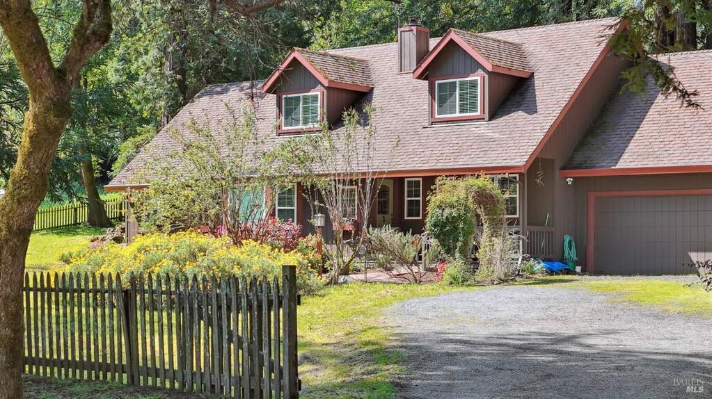 1776 Jonive Road, Sebastopol, CA 95472