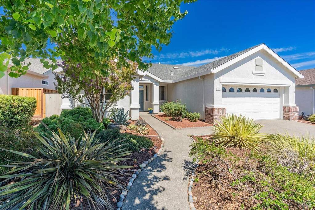 106 Wisteria Circle