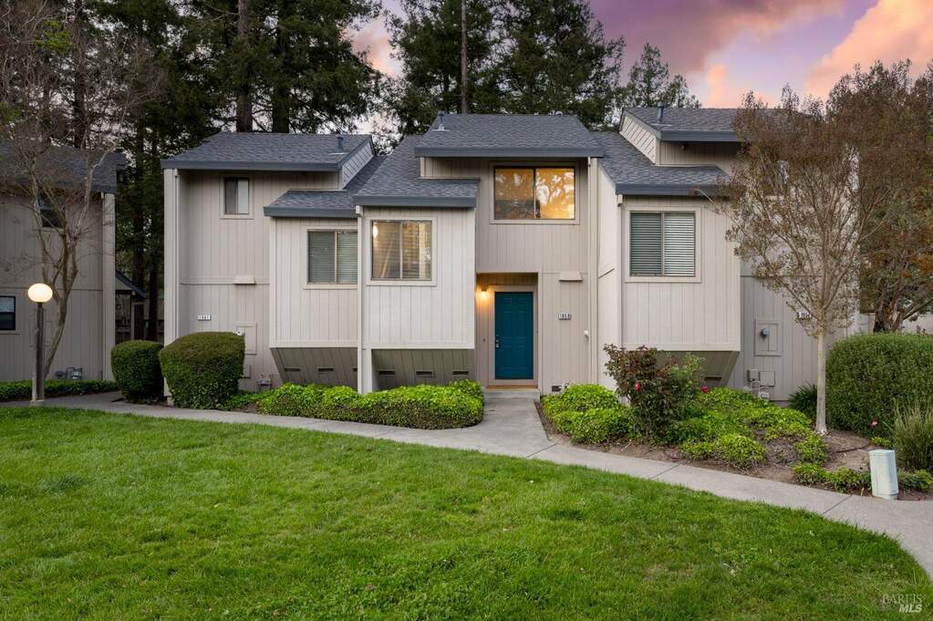 1959 Windmill Circle, Santa Rosa, CA 95403