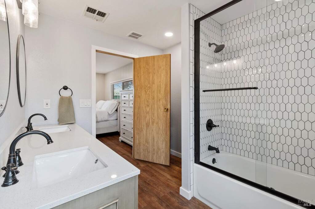 128 Newell Circle, Napa, CA 94558