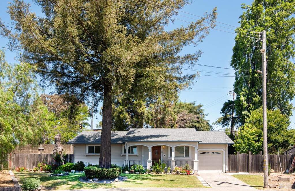 556 Baron Drive, Rohnert Park, CA 94928