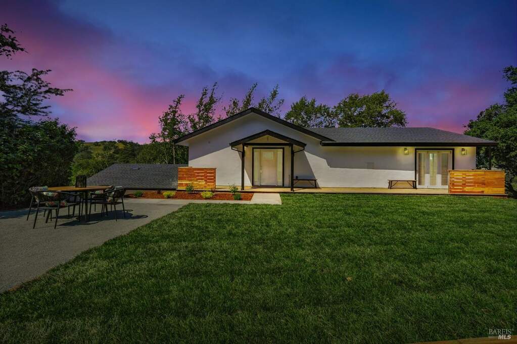 612 Canyon Road, Novato, CA 94947