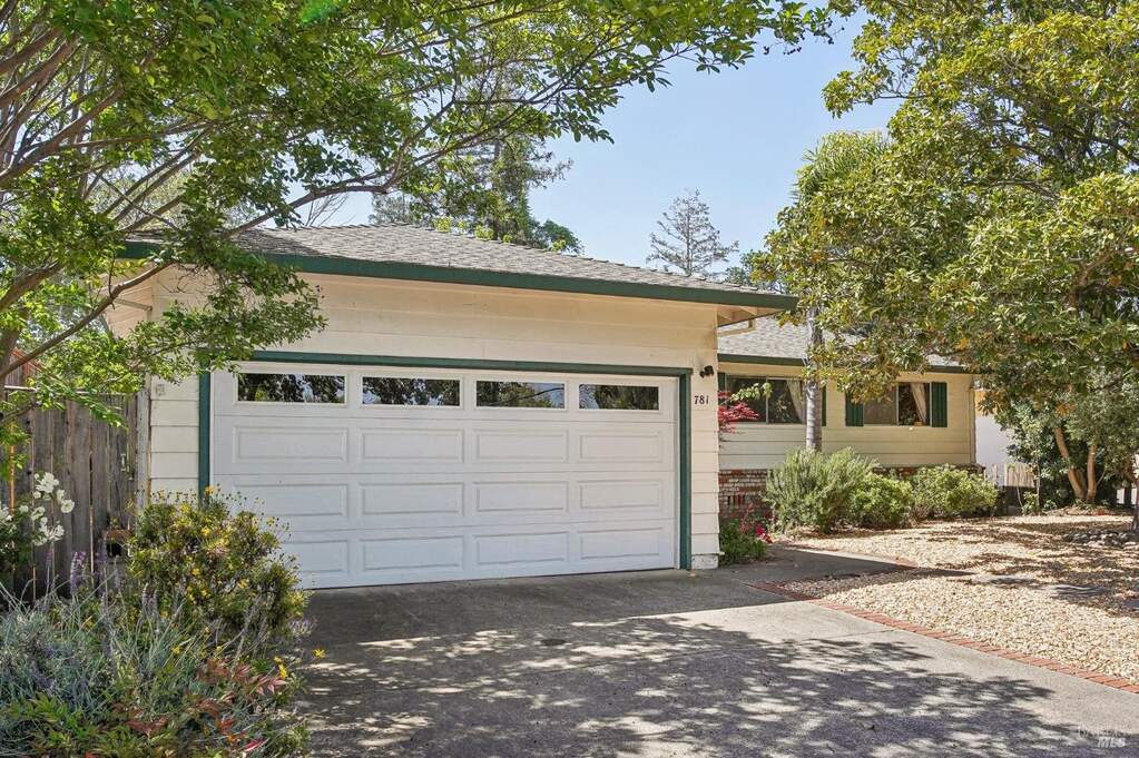 781 5th Street W