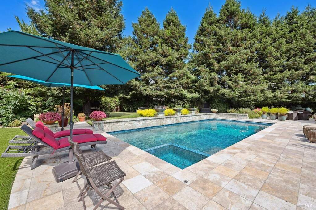 4536 Bennett View Drive, Santa Rosa, CA 95404