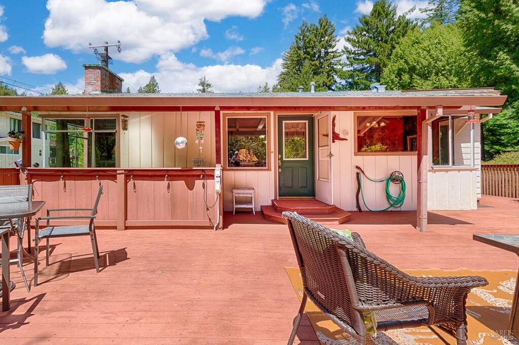 20215 Willow Road, Monte Rio, CA 95462