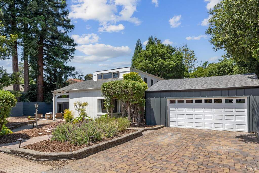 789 Eucalyptus Avenue, Novato, CA 94947