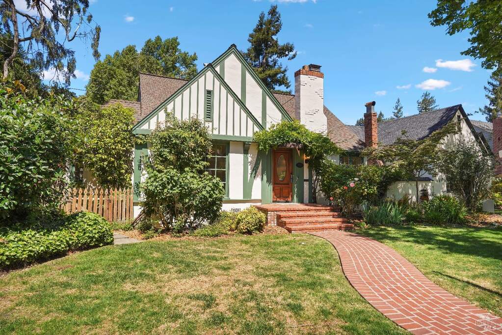 1727 Austin Way, Santa Rosa, CA 95404
