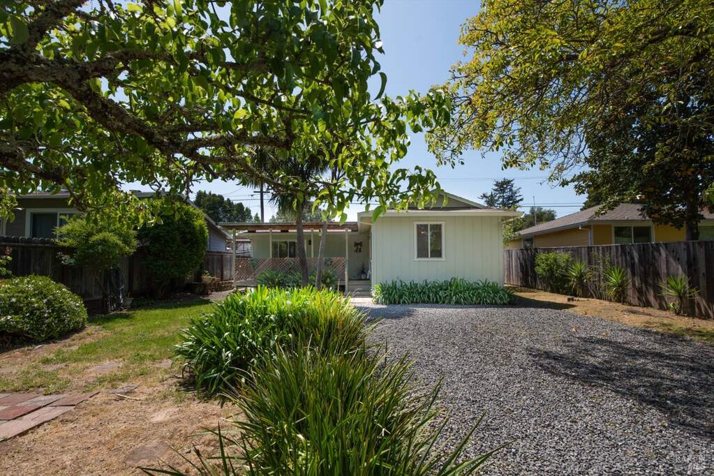 8419 Spring Drive, Forestville, CA 95436
