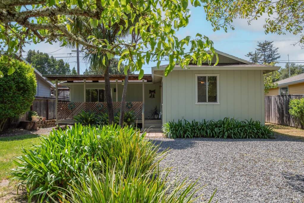 8419 Spring Drive, Forestville, CA 95436