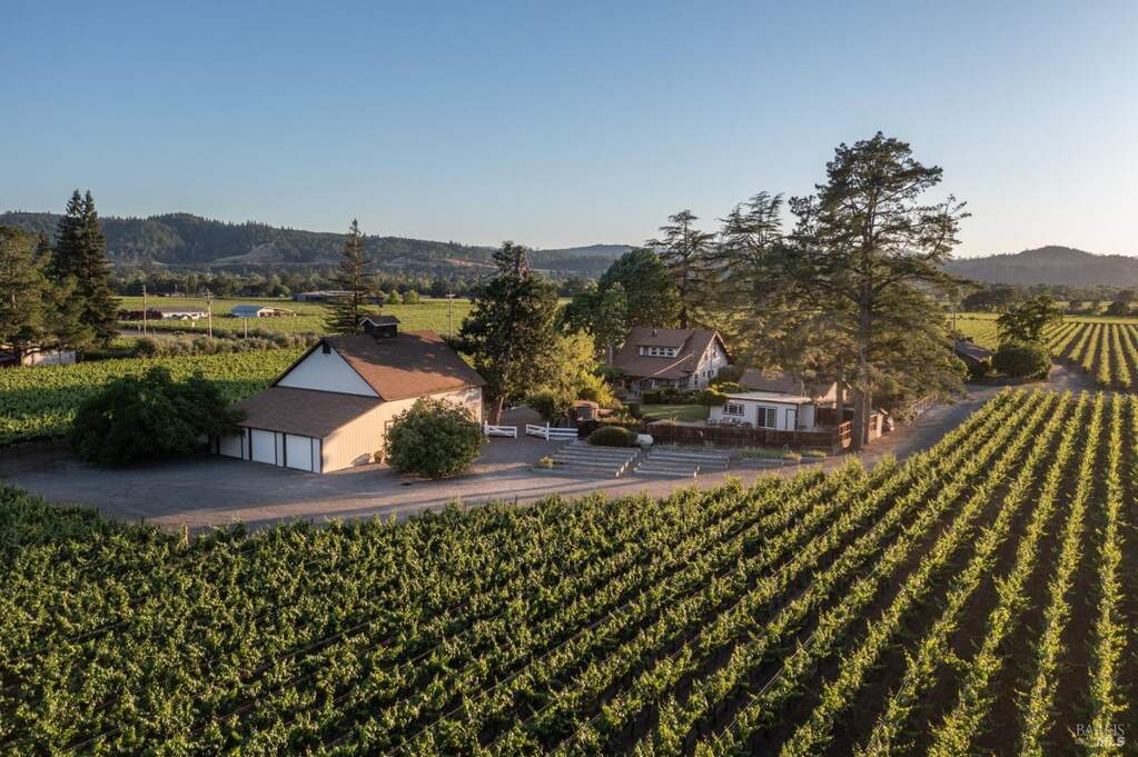 Welcome Home. at 1499 Moody Lane, Geyserville, CA 95441