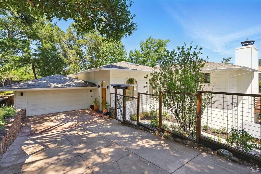17 Madrone Avenue, Woodacre, CA 94973