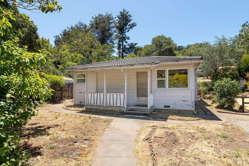 8 Crescent Court, Woodacre, CA 94973