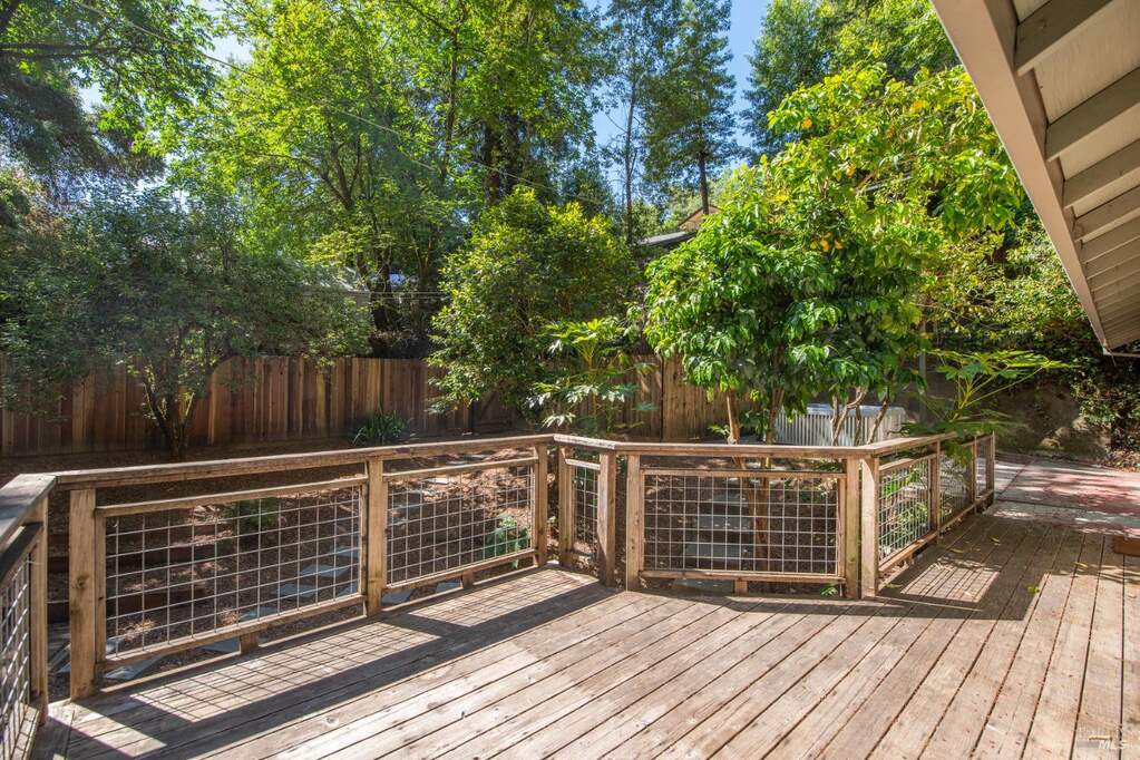 9001 River Road, Forestville, CA 95436