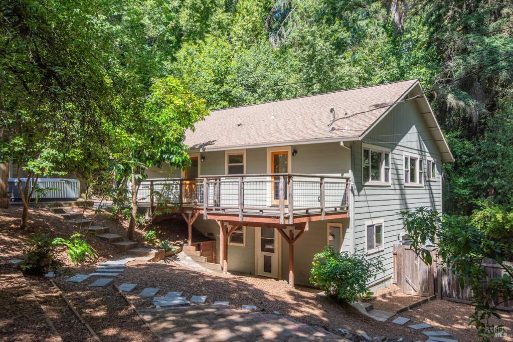 9001 River Road, Forestville, CA 95436