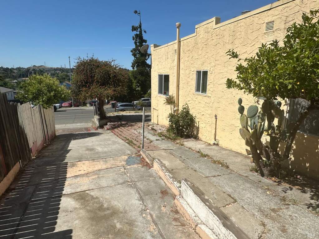 942 Benicia Road, Vallejo, CA 94591
