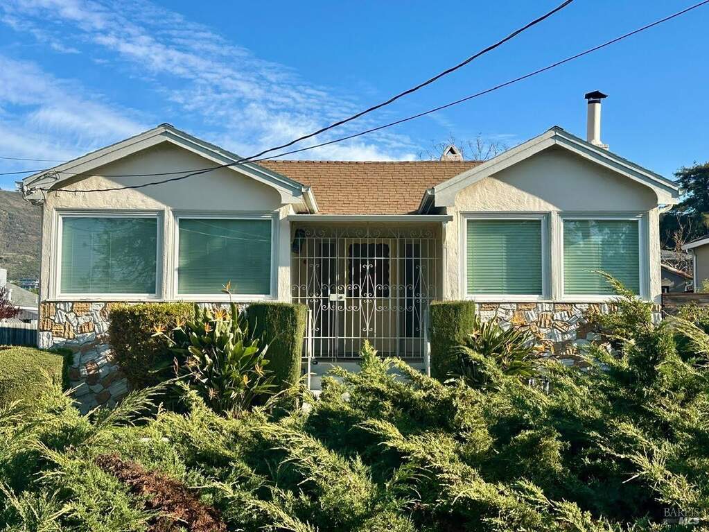 7512 Sunkist Drive, Oakland, CA 94605