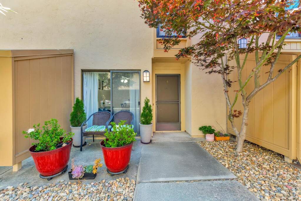 100 Marin Center Drive #4, San Rafael, CA 94903