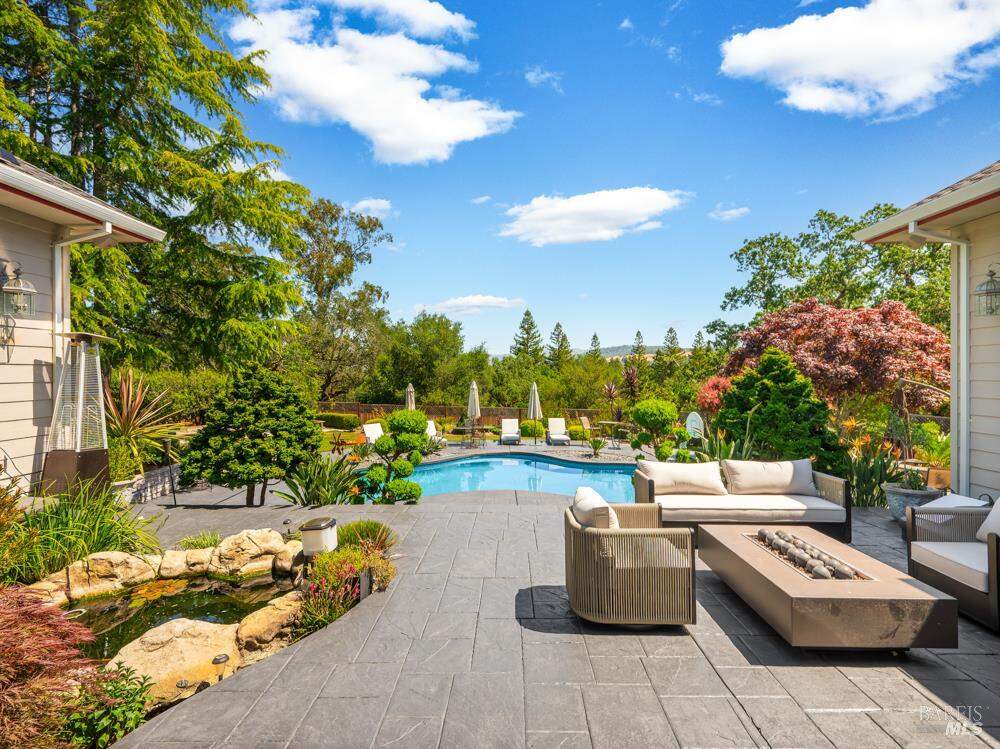 4588 Bennett Valley Road, Santa Rosa, CA 95404