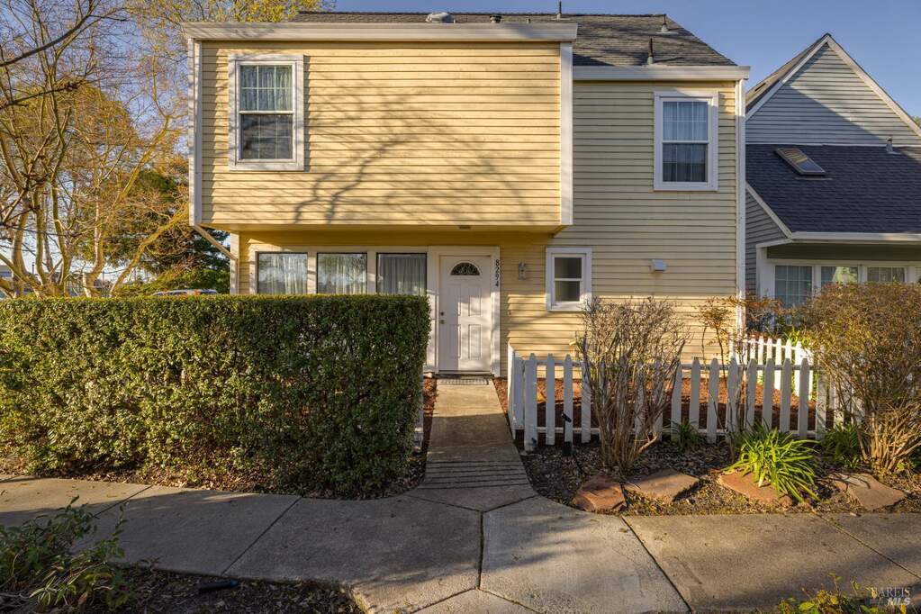 8294 Windmill Farms Drive, Cotati, CA 94931