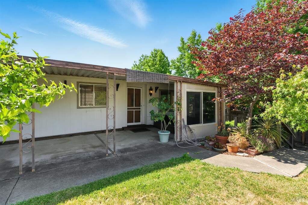 154 Brookview Court, Santa Rosa, CA 95409